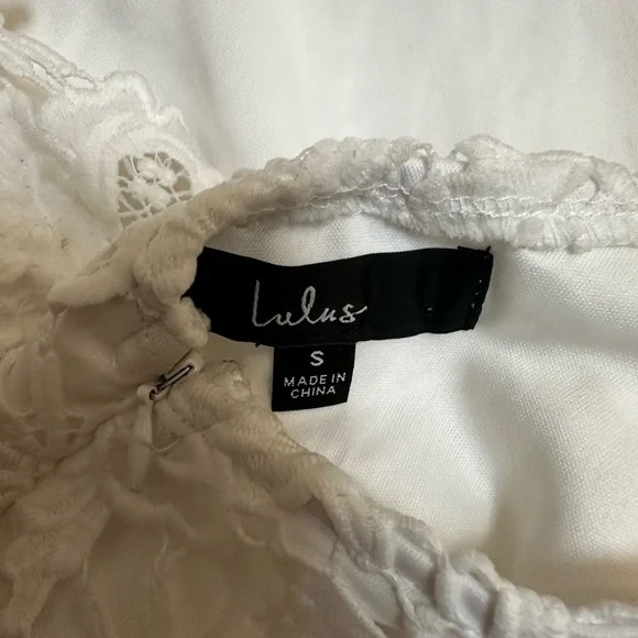 Elegant White Lace Dress - Picture 9 of 9